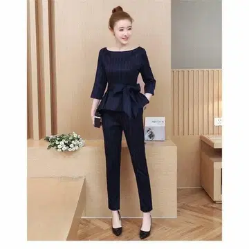 네이비 스트라이프 페플럼 수트