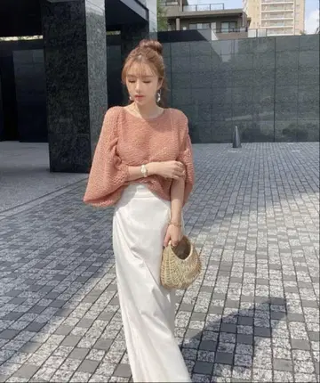 eimy 새틴 화이트 플레어 스커트