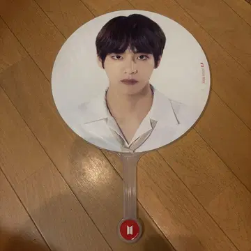 BTS V 부채 세트