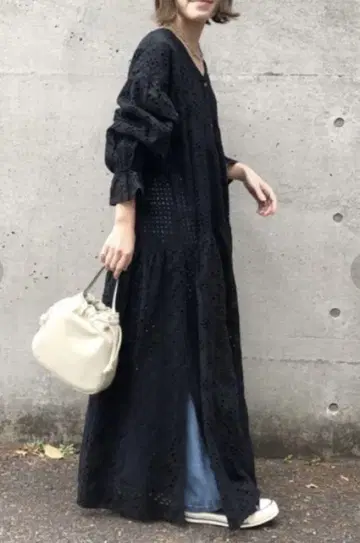 미사용 새상품 차오패닉 티피 컷워크 레이스 원피스