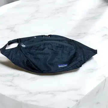 파타고니아 바디백 블랙