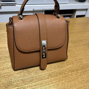 브라운 핸드백 합성 피혁