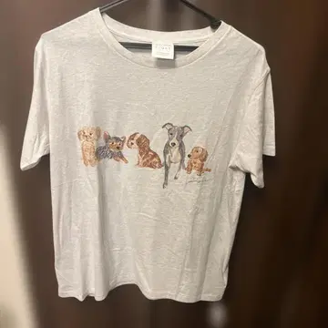 젤라피케 강아지 패턴 티셔츠
