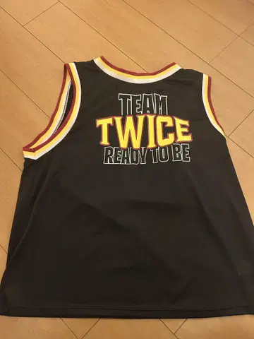 TWICE 허벅지 유니폼