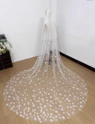 꽃잎 모티브의 롱 웨딩 베일