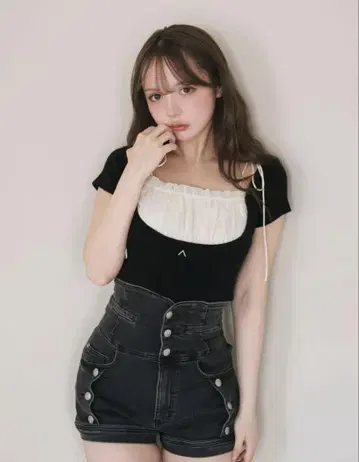 앤드메리 미우 프릴 톱 블랙