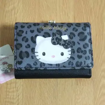 헬로키티 레오파드 무늬 3단 폴더형 지갑 그레이 x 블랙