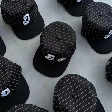 2idiots label pillbox cap 6crayon