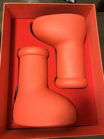 미스치프 MSCHF BIG RED BOOTS 빅 레드 부츠