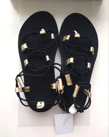 Teva 블랙 / 골드 스포츠 샌들 23cm 택 포함 새상품
