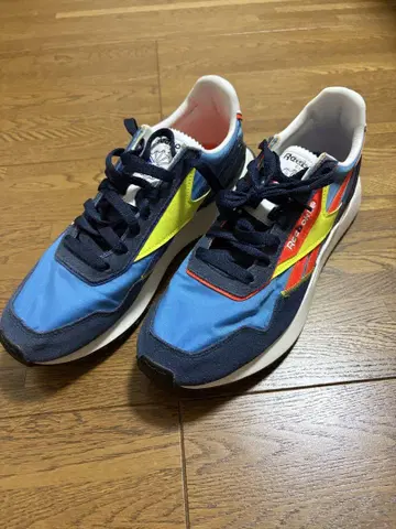 리복 (Classic Leather Legacy AZ) 스니커즈