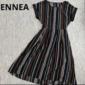 Ennea 스트라이프 반팔 무릎 기장 원피스입니다. 사이즈 38 M