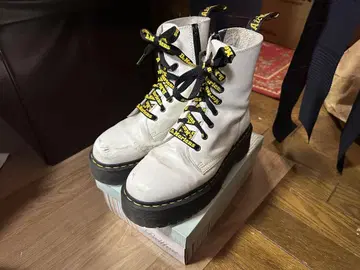 DR.MARTENS JADON 8홀 통굽 화이트 UK7