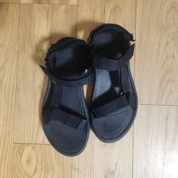 허리케인 샌들