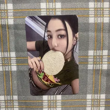 twice THIS IS FOR 한정판 사전 녹화 트레이딩 카드 지효