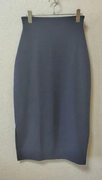 윔 가젯 저지 사이드 슬릿 스커트 블랙