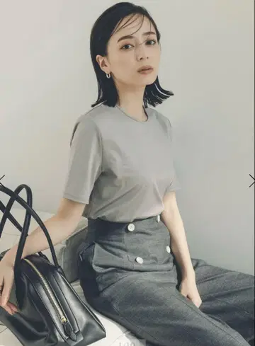 아누아누스 anuans 글로시 컷 탑 GREY 택 포함 미사용 새상품