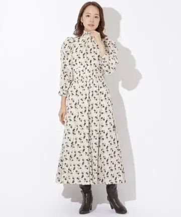 AND COUTURE 단색 패턴 셔링 원피스