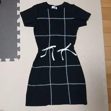 다리치 블랙 스티치 리본 리브 반팔 미니 원피스 Free