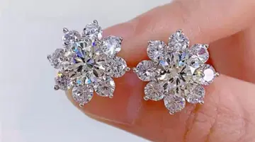 모이사나이트 (인공 다이아몬드) 썬플라워 귀걸이 0.5ct 실버