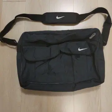Nike 숄더백 블랙 약 46cm x 30cm