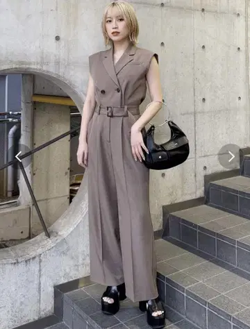 MURUA 테일러드 슬리브리스 올인원