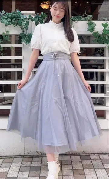 프론트 레이스업 튤 플레어 스커트