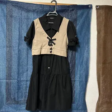 리본 포함 셋업 블랙과 베이지