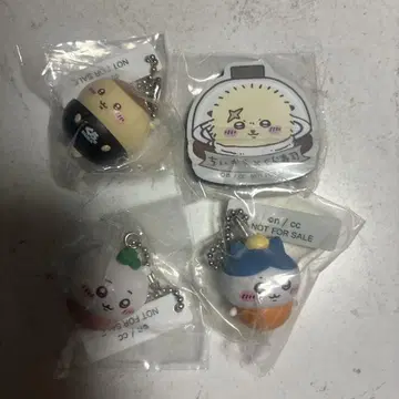 치이카와 쿠라스시 콜라보 피규어 캔배지 4세트