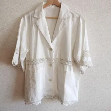 CAOPANICTYPY 화이트 레이스 버튼 셔츠 M 사이즈
