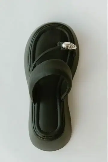 Knuth Marf metal motif thong sandals