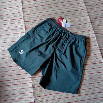 미사용 새상품 CHUMS 하프 팬츠