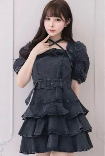 pium 티어드 프릴 미니 원피스 블랙