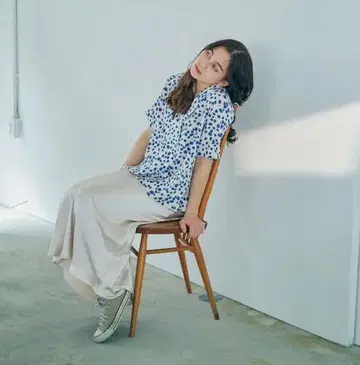 시착만 한 상품 lili meek flower shirt /cream