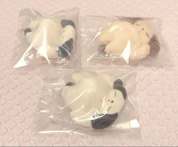 배가 부른 봉제 인형