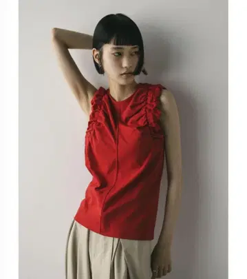STYLEMIXER 숄더 개더 탱크탑 레드 슬리브리스