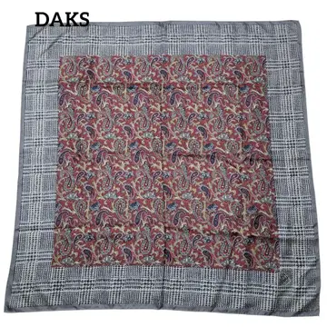 DAKS 스카프 78 x 78 실크 페이즐리 크림슨 그레이