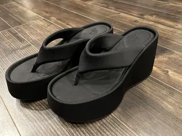 ZARA 블랙 샌들 미사용