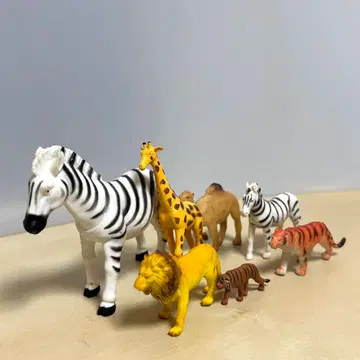 동물 피규어 세트 7체 얼룩말 대소, 기린, 사자, 호랑이 대소, 낙타