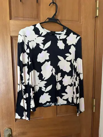 새상품급 marimekko 꽃무늬 긴팔 셔츠 36