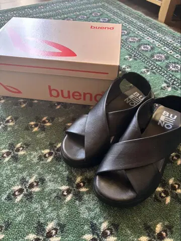 bueno 크로스 스트랩 샌들 블랙