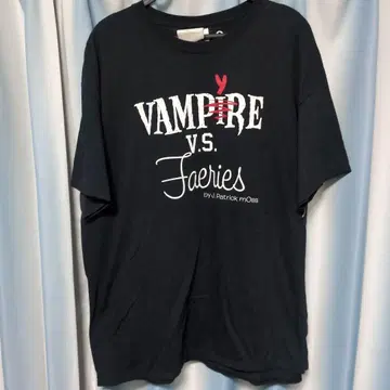 GILDAN VAMPIRE vs. Faeries 티셔츠 US 구제 의류