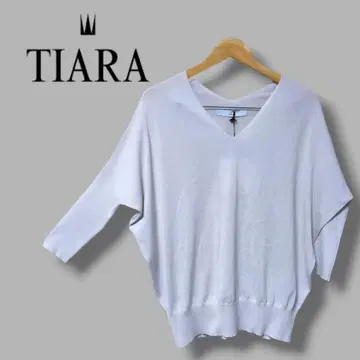 택 포함 새상품 티아라 긴팔 모몽가 상의 그레이 티셔츠 V넥