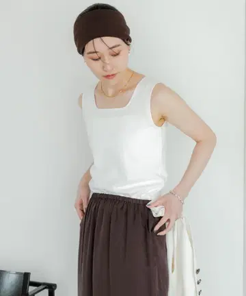 [택 포함 미사용 새상품] 스퀘어넥 탱크탑