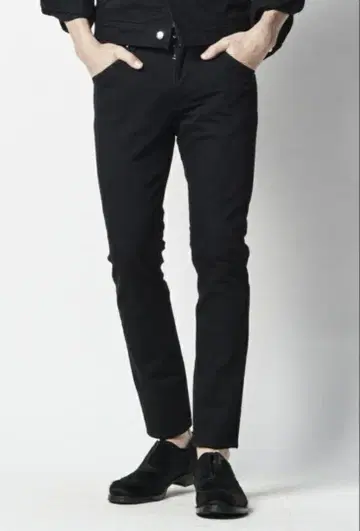 1piu1uguale3 9 TAPERED [BLACK ONE WASH]