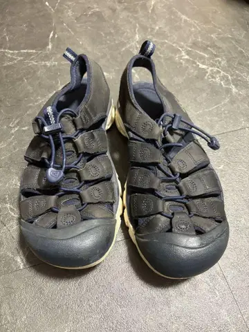 KEEN 아웃도어 샌들 네이비 25.5cm