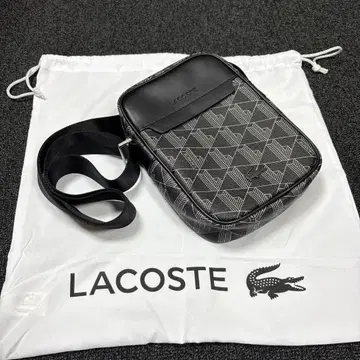 [일본 국내 완판] LACOSTE 라코스테 모노그램 숄더백 버티컬