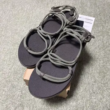 teva 샌들
