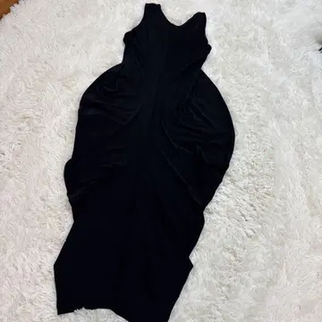 자라 변형 블랙 슬리브리스 드레이프 원피스
