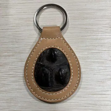 크로커다일 크라운을 상감 세공한 키홀더